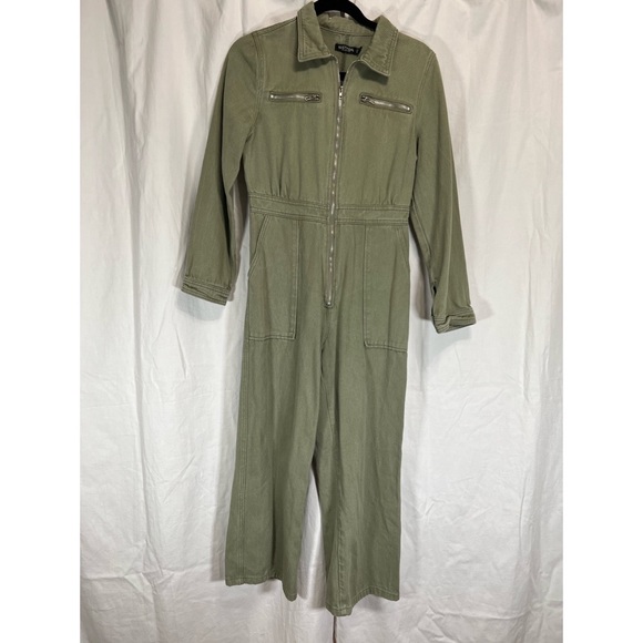 ⭐️3/$30⭐️  Nasty Gal Utility zip jumpsuit Olive Green Long Sleeve Flared - Picture 1 of 8